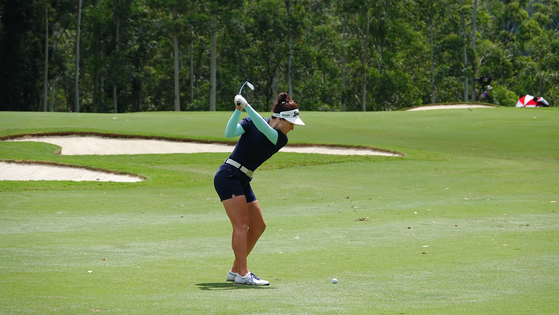 Rookie reigns at in Bonville 4 Rebecca Artis hits a shot at Bonville